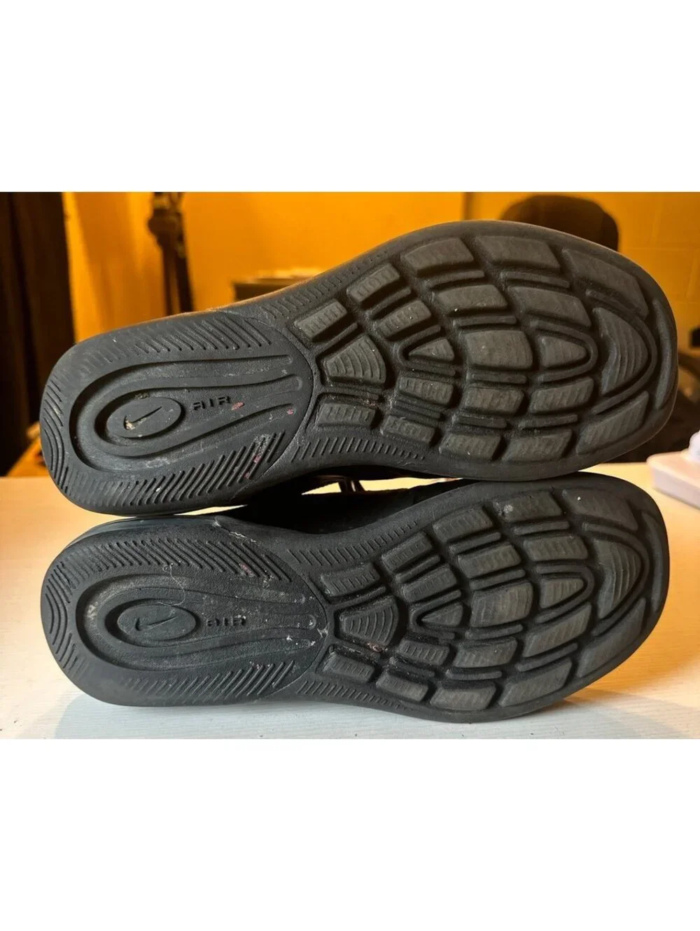 Women’s Air Max Axis 'Black Metallic Gold' size 7.5